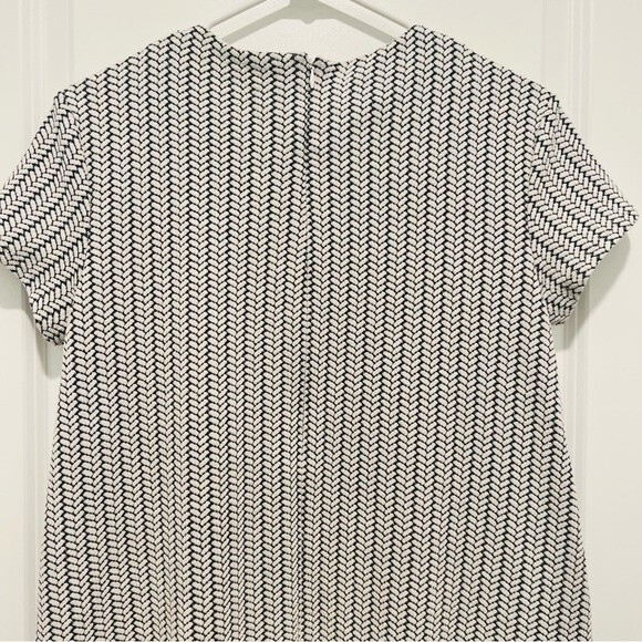 J. McLaughlin Black & White Knit Shift Dress with Pockets in Women's Size Medium - Picture 7 of 10
